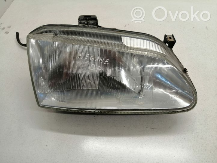 Renault Megane I Lampa przednia 4706