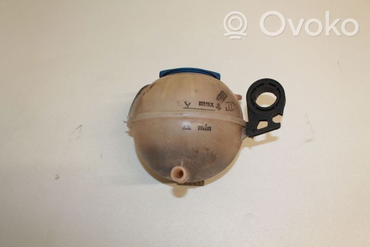 Volkswagen Polo IV 9N3 Serbatoio di compensazione del liquido refrigerante/vaschetta 6Q0121407