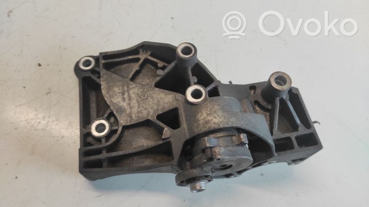 Opel Insignia A Staffa di montaggio del compressore dell’A/C 55562863