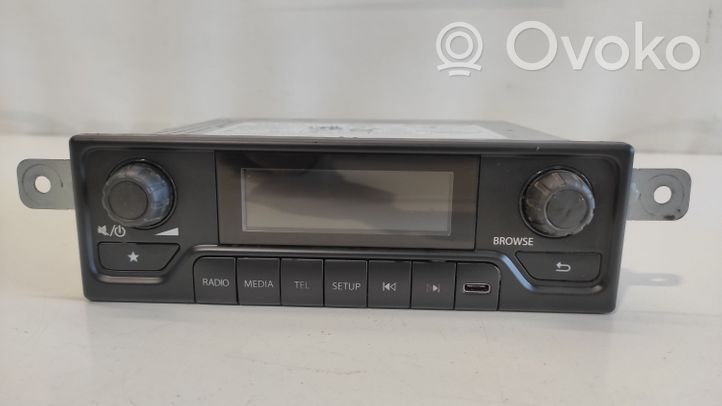 Mercedes-Benz Sprinter W907 W910 Panel / Radioodtwarzacz CD/DVD/GPS A9078208600