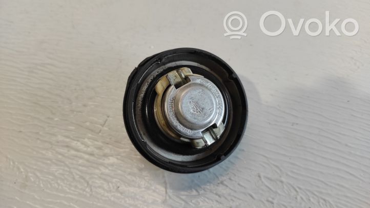 Mercedes-Benz E W211 Tappo del serbatoio del carburante A2204700705