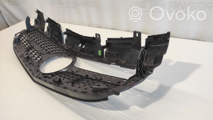 Mercedes-Benz SLK R172 Grille calandre supérieure de pare-chocs avant A1728881060