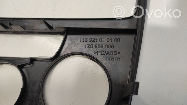 Skoda Octavia Mk2 (1Z) Mascherina climatizzatore/regolatore riscaldamento 113921010100