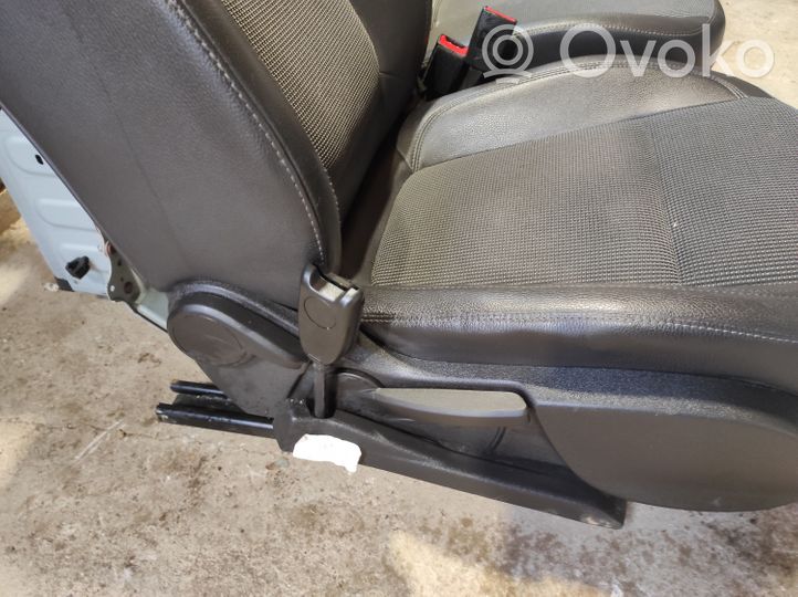 Opel Astra J Seat set 