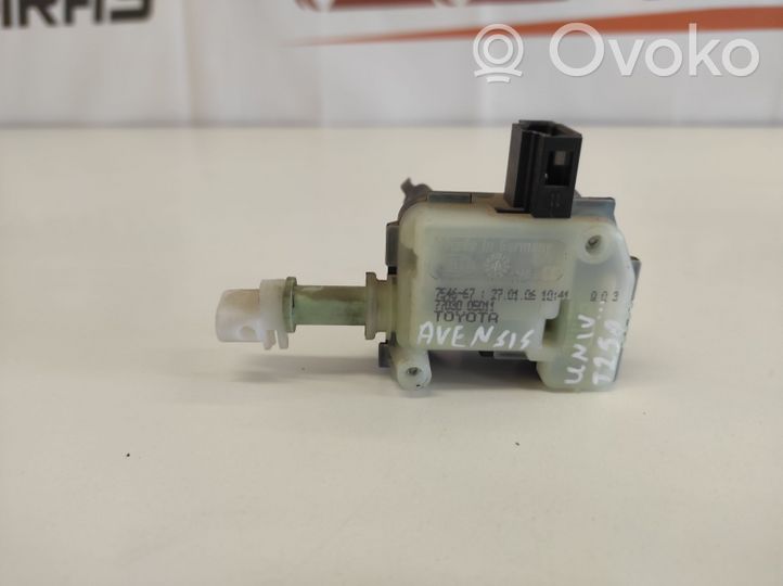 Toyota Avensis T250 Moteur de verrouillage trappe à essence 7703005011