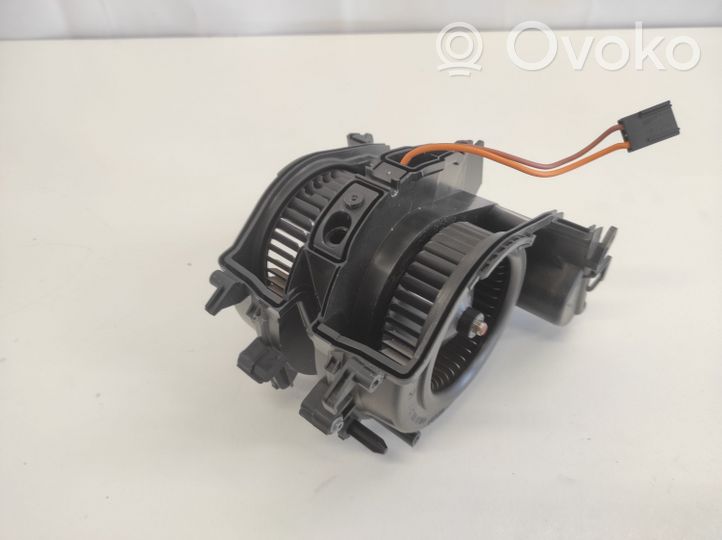 Audi Q7 4M Soplador/ventilador calefacción CZ116243117
