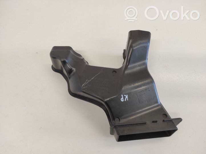 BMW 5 G30 G31 Kita variklio skyriaus detalė 61667357246