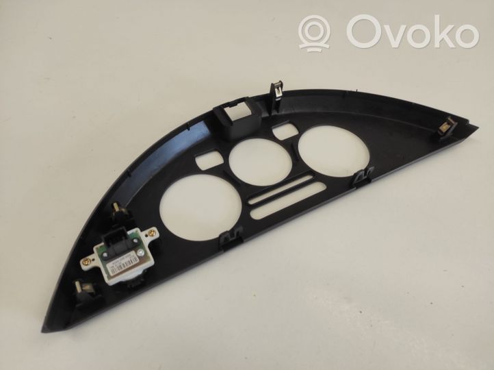 Nissan Note (E11) Console centrale, commande chauffage/clim 250209U00A