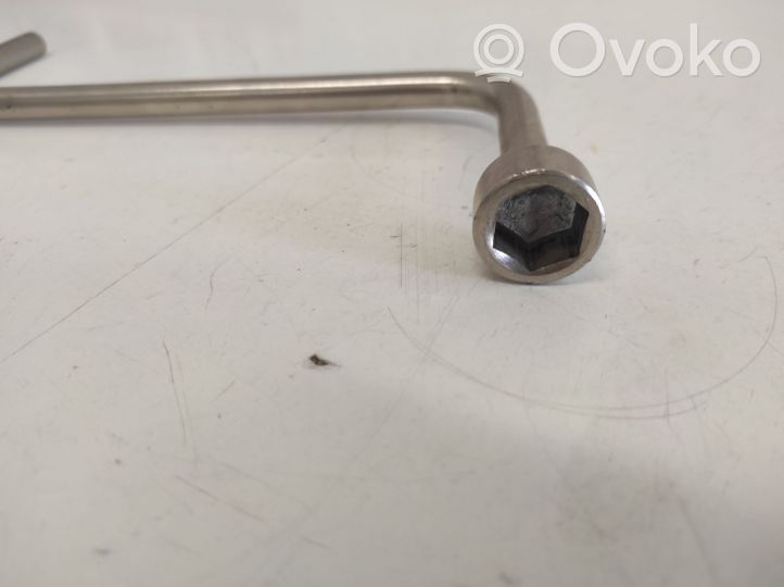 BMW 5 E60 E61 Wheel nut wrench 