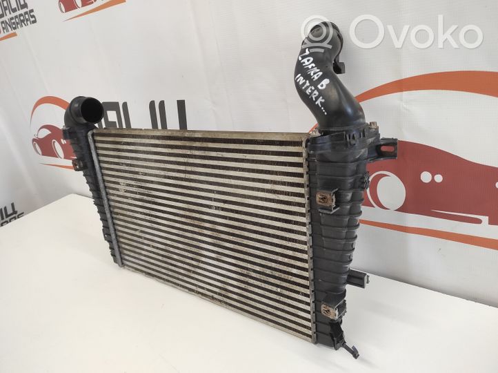 Opel Zafira B Chłodnica powietrza doładowującego / Intercooler 13171435