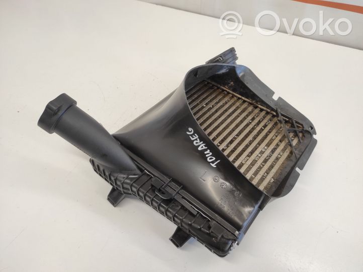 Volkswagen Touareg I Chłodnica powietrza doładowującego / Intercooler 7L0145803A