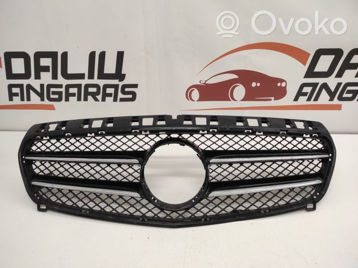 Mercedes-Benz A W176 Maskownica / Grill / Atrapa górna chłodnicy A1768880260