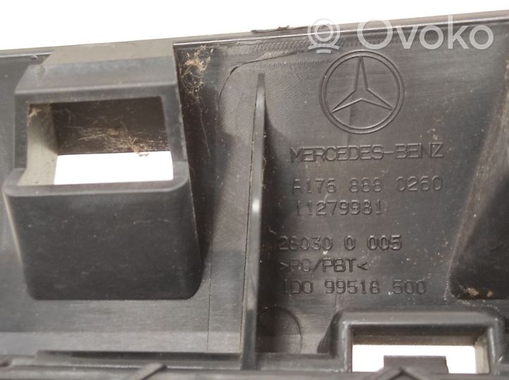 Mercedes-Benz A W176 Maskownica / Grill / Atrapa górna chłodnicy A1768880260