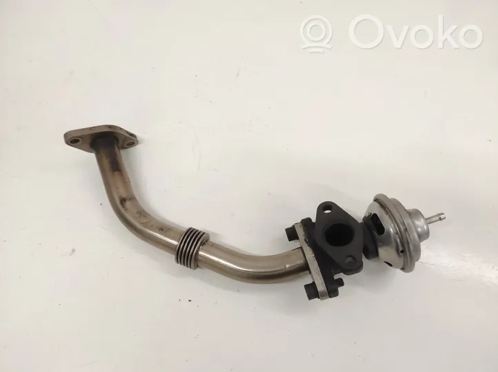 Audi A6 S6 C4 4A Linea/tubo flessibile della valvola EGR 028131521D