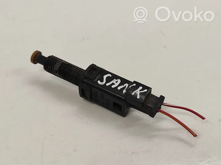 Audi A6 S6 C4 4A Clutch pedal sensor 811907343B