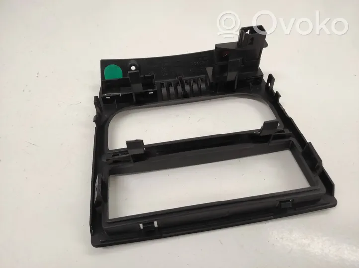 Peugeot 1007 Verkleidung Radio / Navigation 9647541477