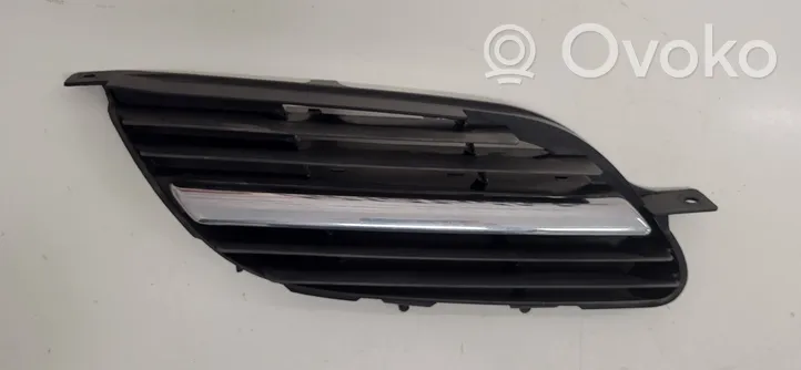 Nissan Almera Tino Front bumper lower grill 981M020