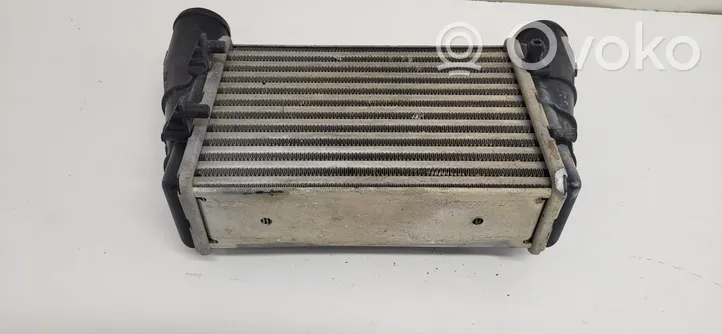 Volkswagen PASSAT B5 Chłodnica powietrza doładowującego / Intercooler 058145805C