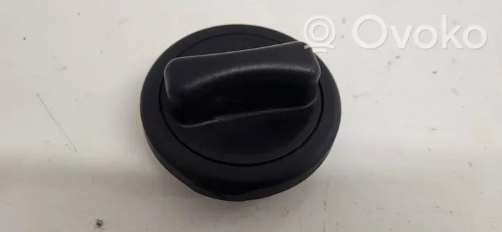 Mercedes-Benz E W211 Fuel tank filler cap A2204700705