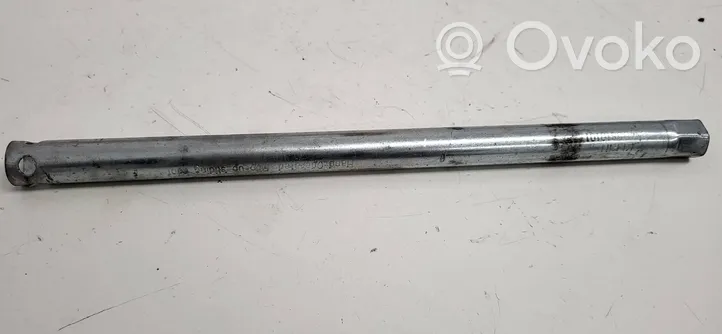 Mercedes-Benz S W220 Wheel nut wrench 1405810101