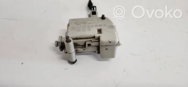 Audi A6 S6 C5 4B Central locking motor 4B0862153