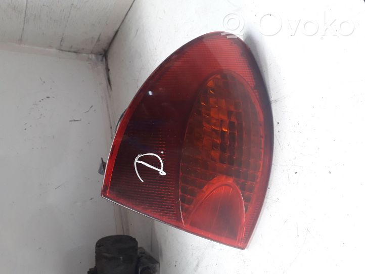 Toyota Avensis T220 Lampa tylna 