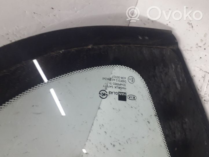 KIA Carens I Rear side window/glass 