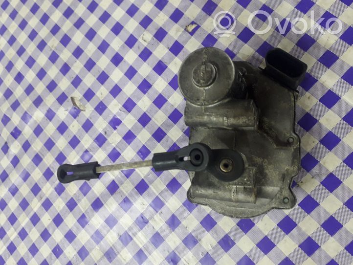 Audi A4 S4 B7 8E 8H Valvola corpo farfallato elettrica 