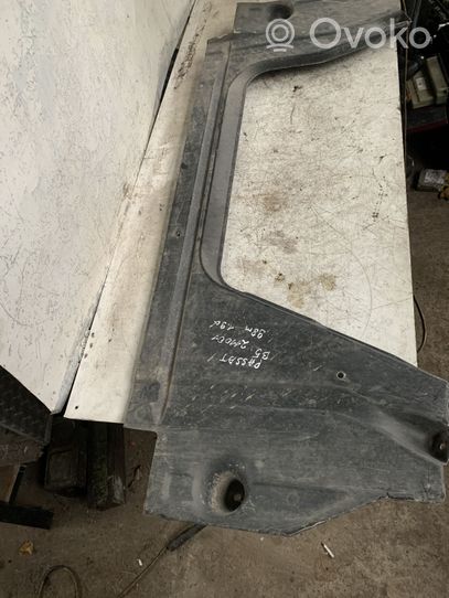 Volkswagen PASSAT B5 Front underbody cover/under tray 