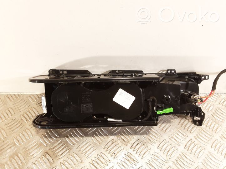 Volvo S90, V90 Передний держатель чашки 31497218