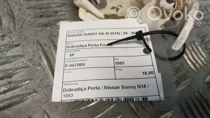 Nissan Sunny Cerniera superiore della portiera anteriore 