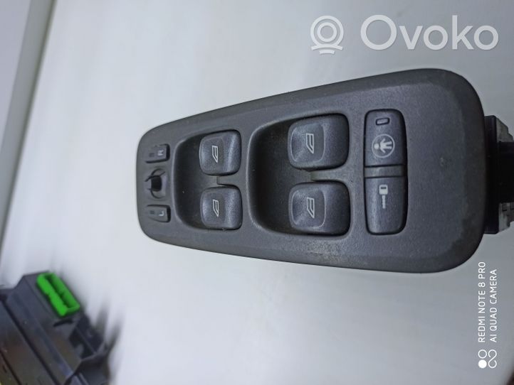 Volvo V70 Interruptor del elevalunas eléctrico 8682949