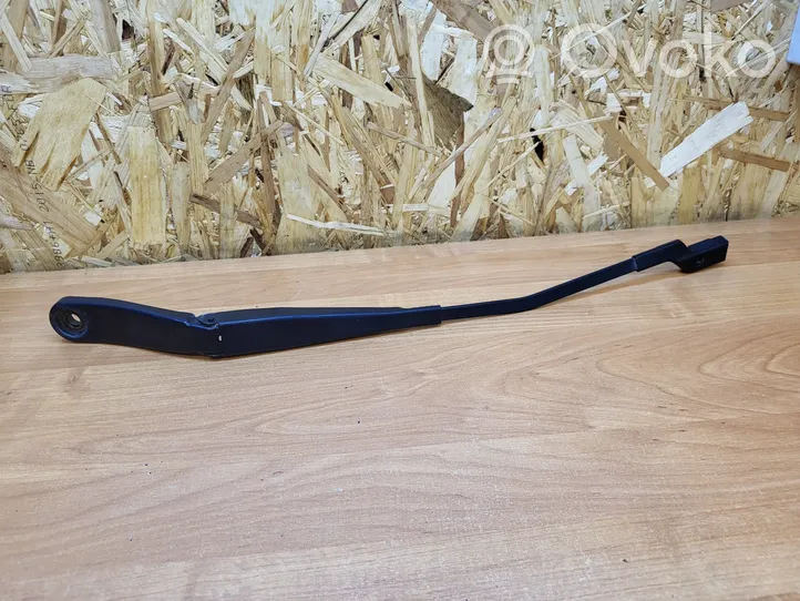 Volvo V70 Windshield/front glass wiper blade 30796035