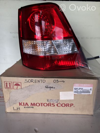 KIA Sorento Lampy tylnej klapy bagażnika 924013E010