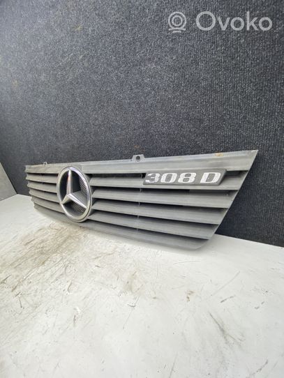 Mercedes-Benz Sprinter W901 W902 W903 W904 Maskownica / Grill / Atrapa górna chłodnicy 9018880123