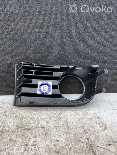 Volkswagen Golf V Mascherina/griglia fendinebbia anteriore 1K0853665B