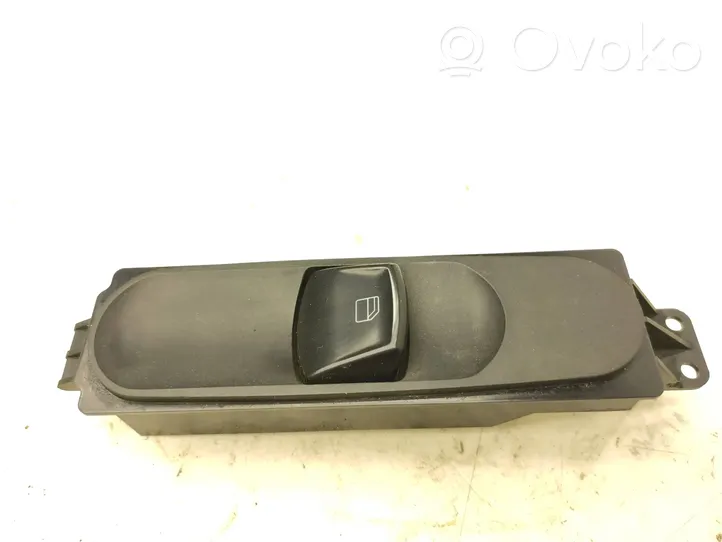 Mercedes-Benz Sprinter W906 Electric window control switch 9065450913