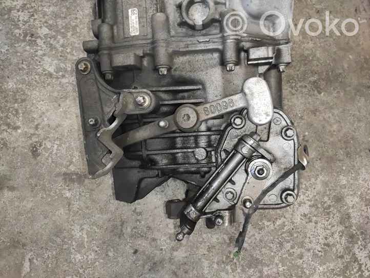 Volkswagen Crafter Manual 6 speed gearbox 9062610501