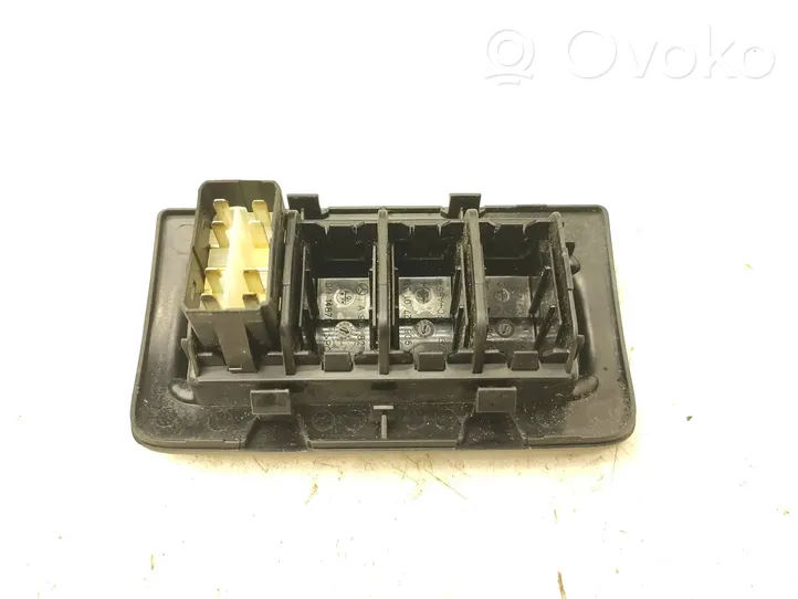 Mercedes-Benz Vito Viano W639 Windscreen/window heater switch 6395451907