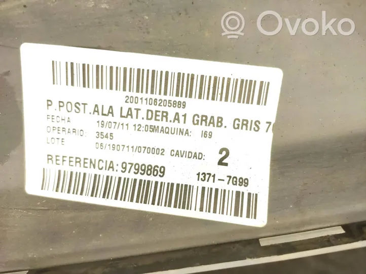 Mercedes-Benz Vito Viano W639 Rivestimento del pannello parte angolare del paraurti posteriore A6398801371