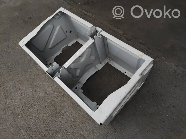 Volkswagen Crafter Etumatkustajan istuinkonsolin alusta 