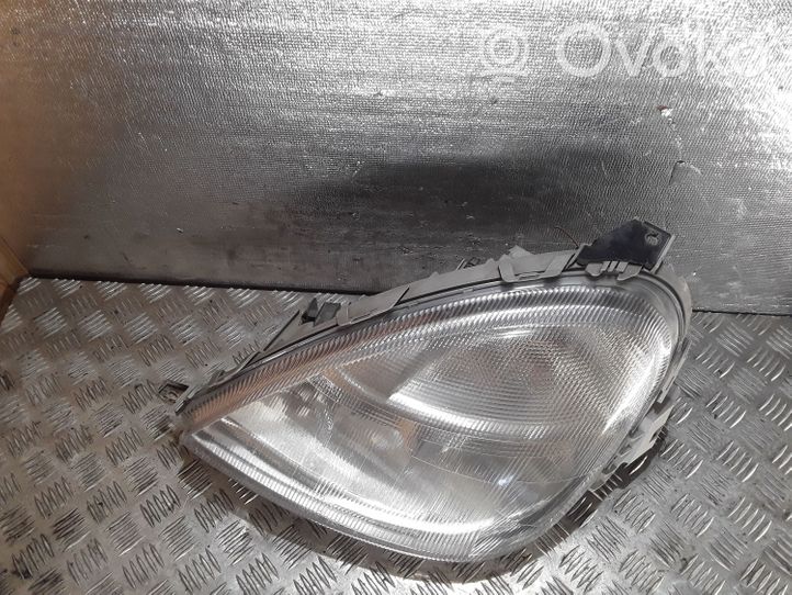 Mercedes-Benz A W168 Lampa przednia A1688200161