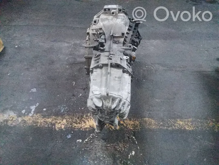 Audi A4 S4 B7 8E 8H Mechaninė 6 pavarų dėžė 01X301315F