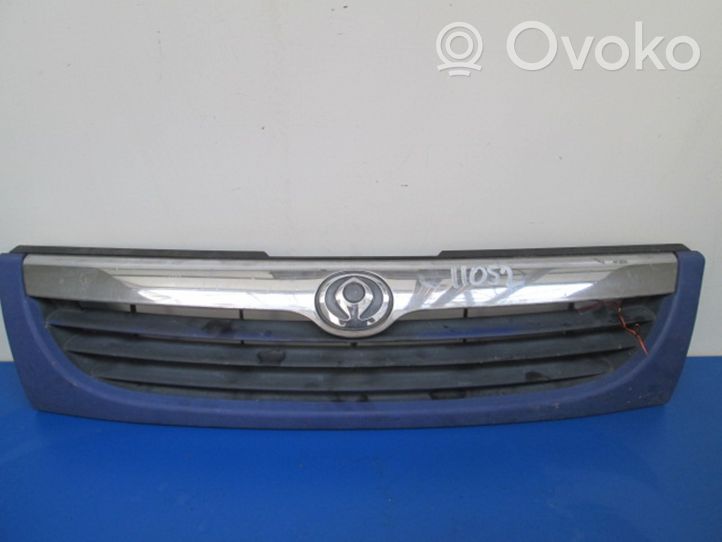 Mazda 121 SM Grille de calandre avant 