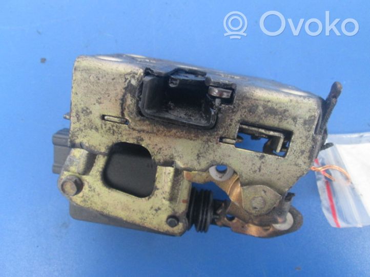 Renault Espace I Rear door lock 