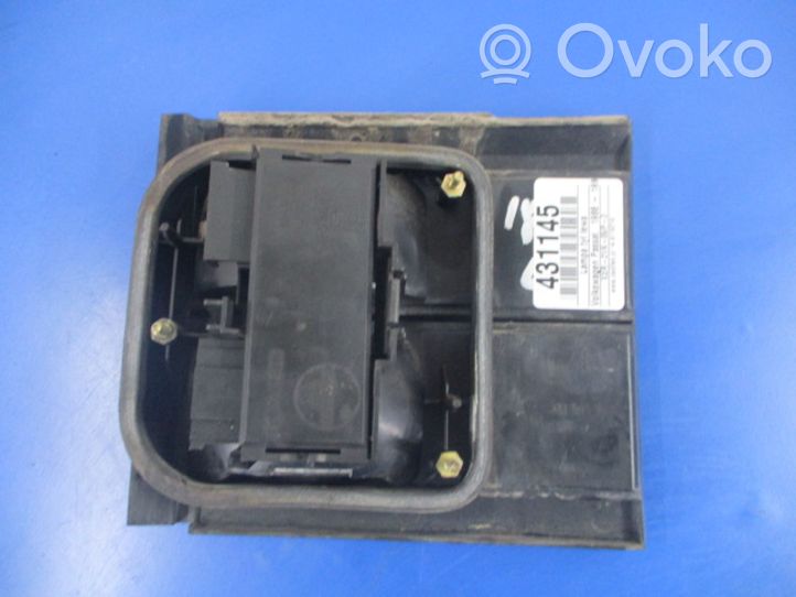 Volkswagen PASSAT B3 Lampa tylna 333945107