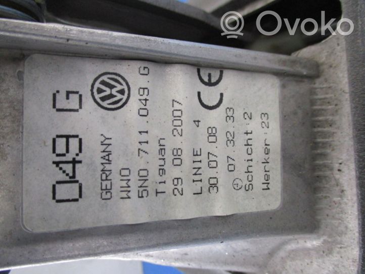 Volkswagen Tiguan Drążek zmiany biegów 5N0711049G