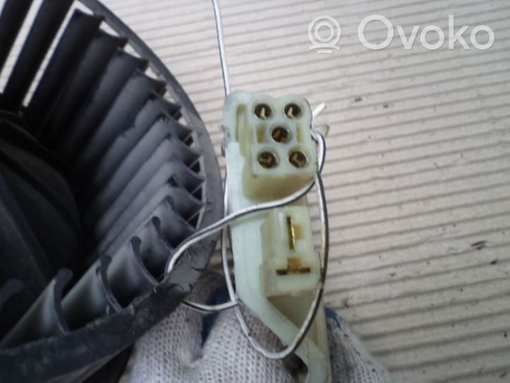 Volkswagen PASSAT B3 Pečiuko ventiliatorius/ putikas 