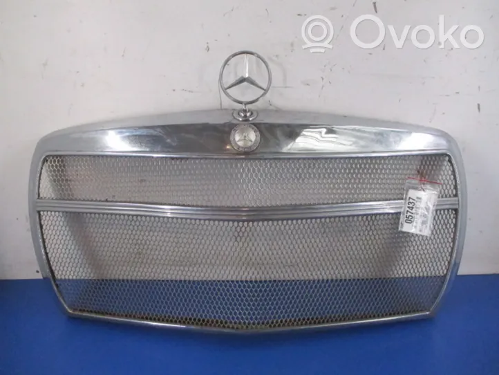 Mercedes-Benz E W123 Atrapa chłodnicy / Grill 