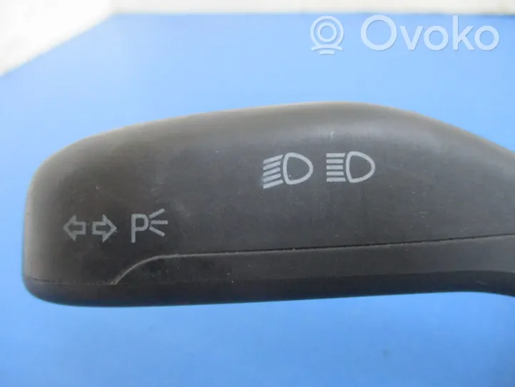 Volkswagen Polo Autres commutateurs / boutons / leviers 6Q0953503AD